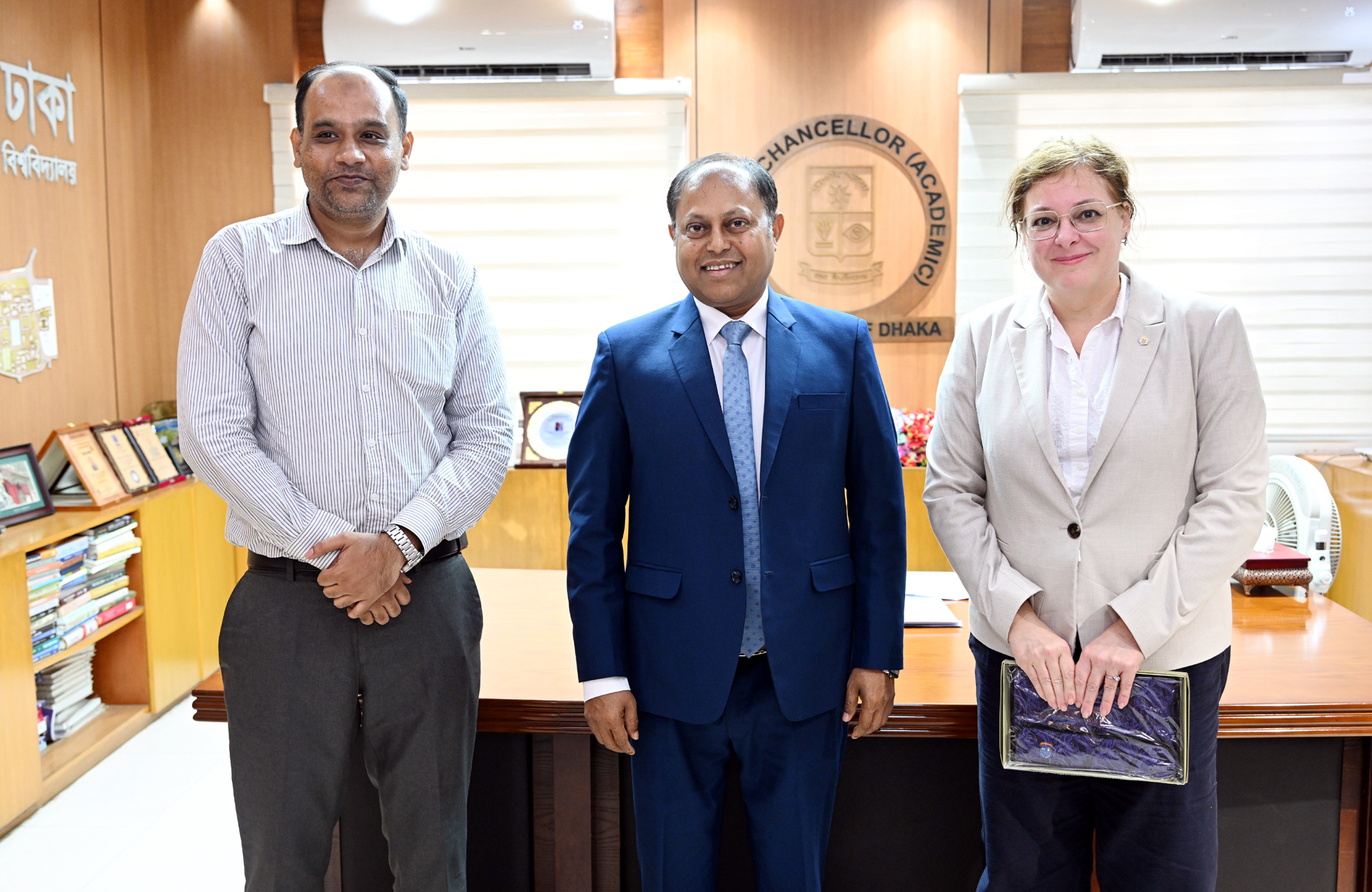 Hungary interested in expanding academic  collaboration with DU