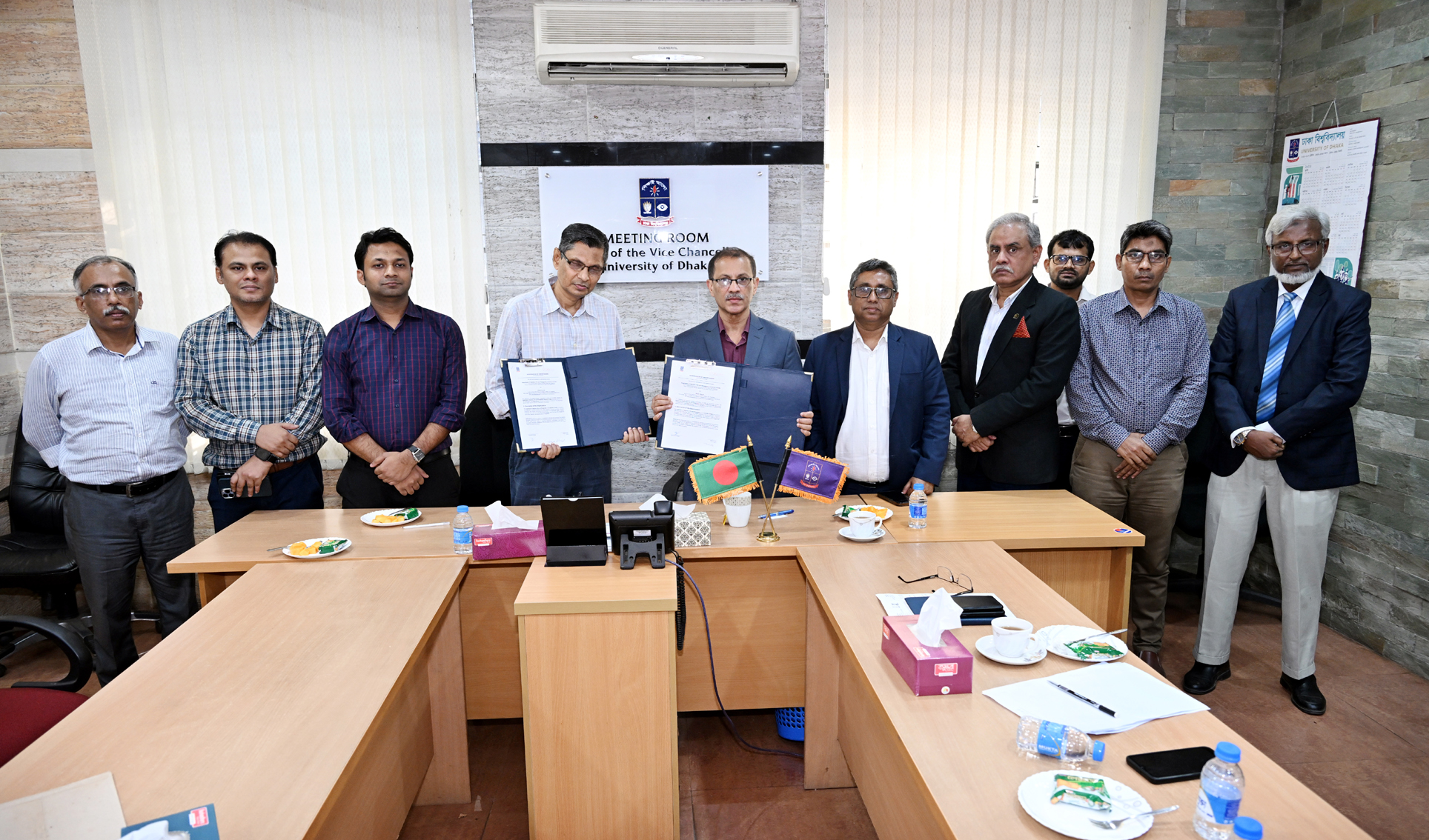 MoU between DU and Dhaka DocLab signed for strengthening engagement between professional media practices and academic training